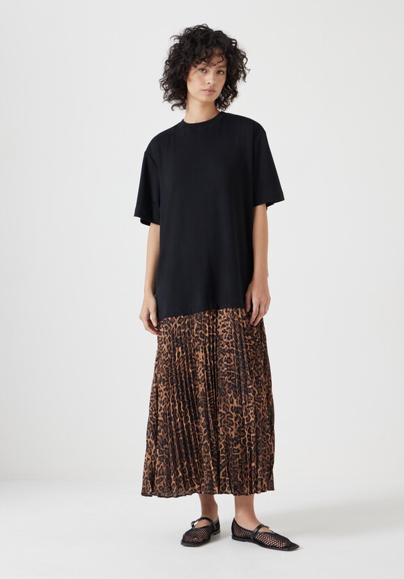 Esme Short Sleeve Pleated Midi Dress
